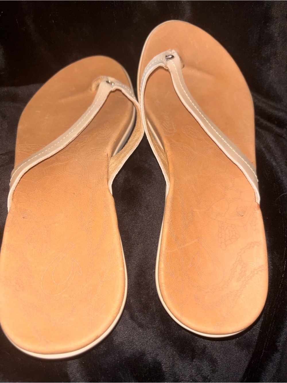 OluKai Honu Leather Flip Flop Sandals Off White Women’s Size 10 US NWOT - Picture 2 of 4